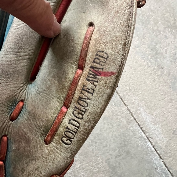 Vintage Rawlings Red and white and blue Baseball Glove.  Frank Robinson model - Picture 4 of 4